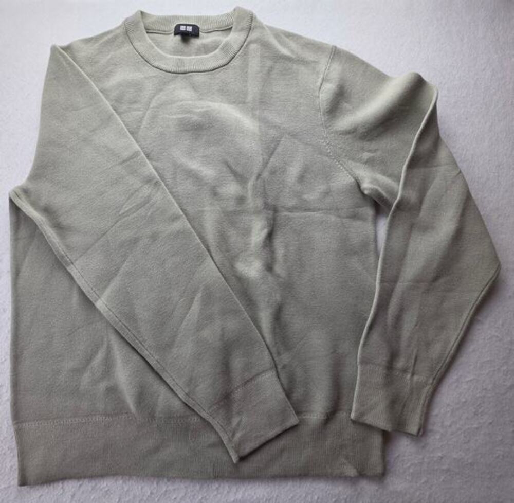 Uniqlo Olive Pullover Crew Neck Sweater Size Medium